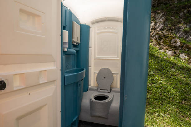 Best Portable restroom solutions  in Girard, KS